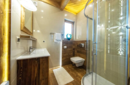 DOMKI I APARTAMENTY CYRHLICA HOUSE CHOCHOŁÓW